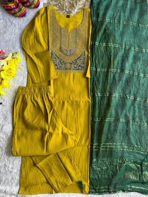 Dark-yellow silk blend embroidered kurta set 2