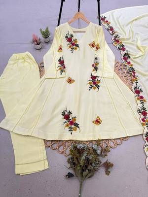 Light-yellow silk blend embroidered anarkali set 2