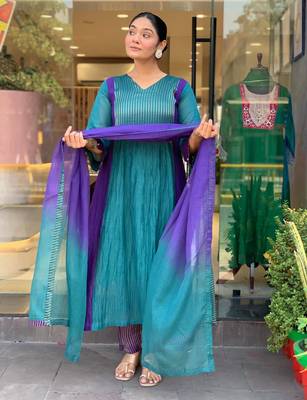Teal chanderi embroidered kurta set 5
