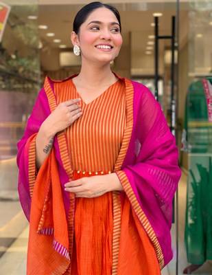 Orange chanderi embroidered kurta set 4