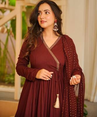 Maroon chanderi printed flared gown set 2