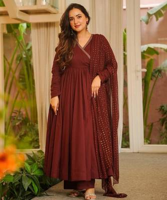 Maroon chanderi printed flared gown set 3