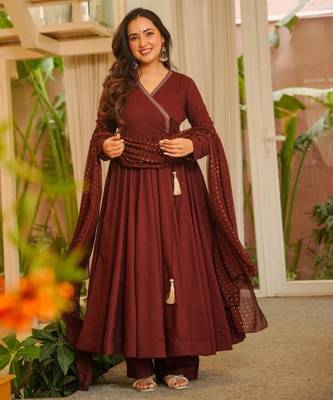 Maroon chanderi printed flared gown set 4