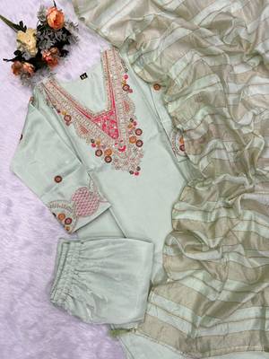 Light-green silk blend embroidered kurta set 2
