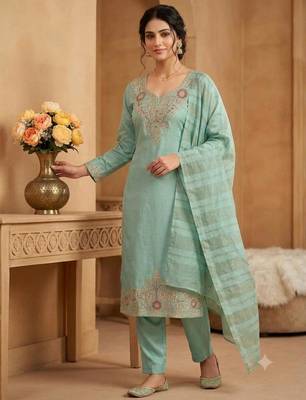 Sea-green silk blend embroidered kurta set 2