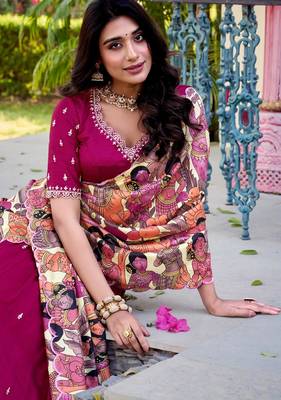 rani pink silk blend embroidered traditional lehenga choli 3