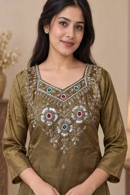 Embroidered silk kurta with pant & dupatta set for women 2