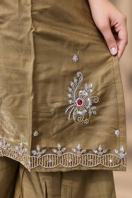 Embroidered silk kurta with pant & dupatta set for women 3