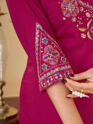 Embroidered cotton kurta with pant & dupatta set for women 4