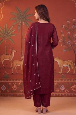 Maroon silk blend embroidered churidar set 4