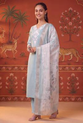 Blue silk blend embroidered churidar set 5