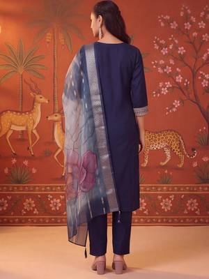Navy-blue silk blend embroidered churidar set 3