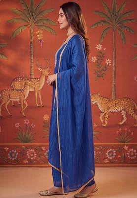 Royal-blue silk blend embroidered churidar set 3