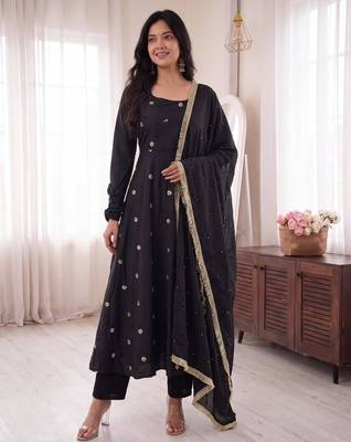 Black silk blend embroidered flared gown set 1