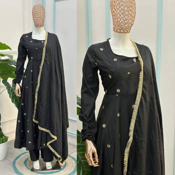 Black silk blend embroidered flared gown set 2