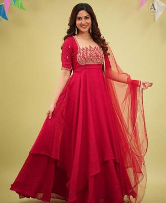 Red silk blend embroidered flared gown set 1
