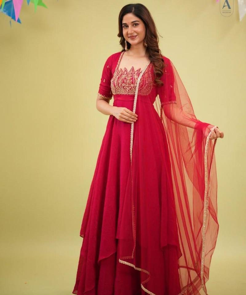 Red silk blend embroidered flared gown set
