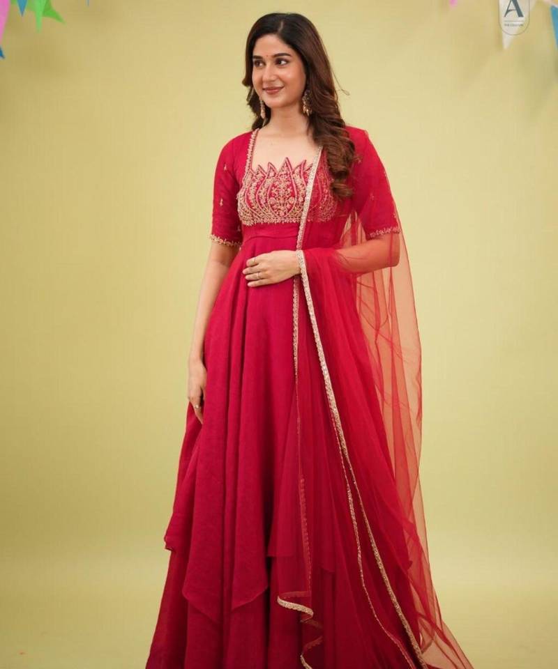 Red silk blend embroidered flared gown set