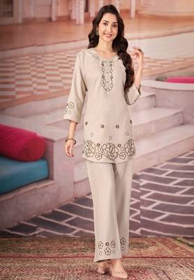 Heavy rayon kurta pant stitched 1