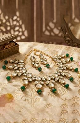 Green bead floral motif  necklace set 4