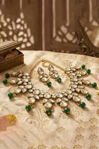Green bead floral motif  necklace set