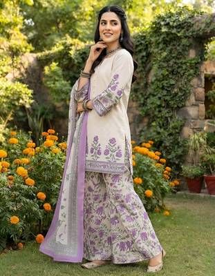 Off white printed pure cotton kurta trouser dupatta set 3