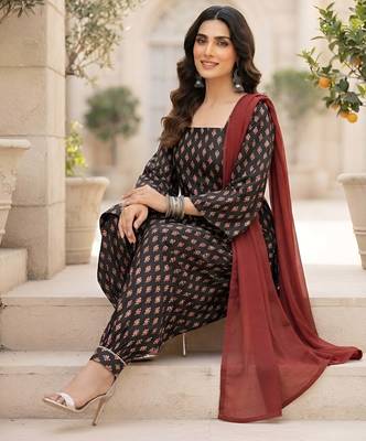 Black printed pure cotton kurta trouser dupatta set 4