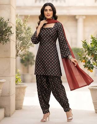 Black printed pure cotton kurta trouser dupatta set 5