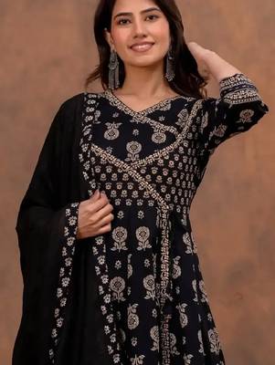 Black cotton floral printed ethnic kurta set with dupatta 4