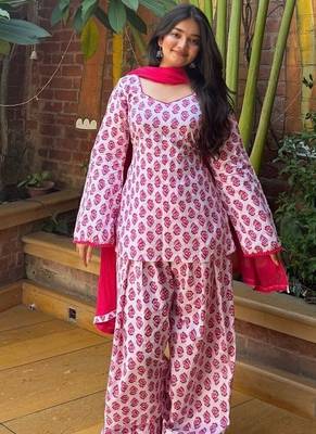 Pink cotton floral printed ethnic kurta set with dupatta 2