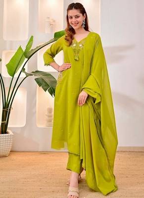 Green cotton embroidered thread work ethnic kurta set with dupatta 1