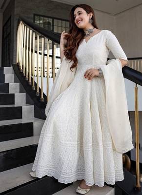 White cotton plain chikankari long kurta with dupatta 1