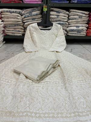 White cotton plain chikankari long kurta with dupatta 3