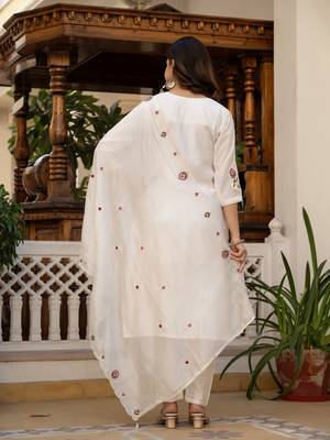 White color viscose silk fabric embroidered work kurta set 2