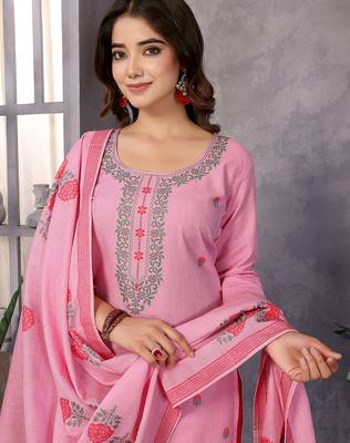 Pink color smart and stylish cotton fabric elegant kurta set 3
