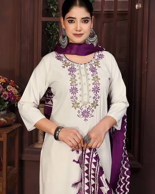Beige color smart and stylish cotton fabric elegant kurta set 3