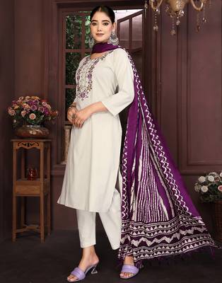 Beige color smart and stylish cotton fabric elegant kurta set 4