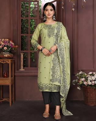 Olive green color smart and stylish cotton fabric elegant kurta set 1