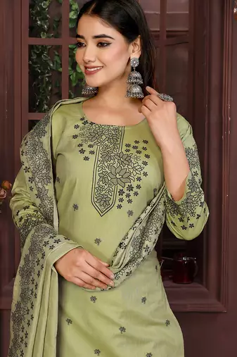 Olive green color smart and stylish cotton fabric elegant kurta set