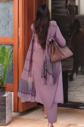 Purple color smart and stylish viscose fabric elegant kurta set