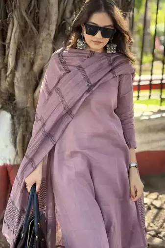 Purple color smart and stylish viscose fabric elegant kurta set