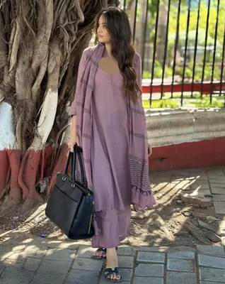 Purple color smart and stylish viscose fabric elegant kurta set 4