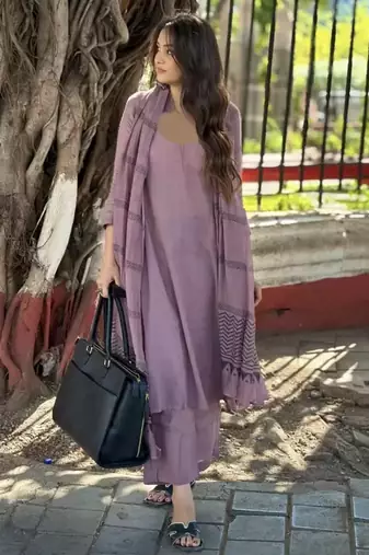 Purple color smart and stylish viscose fabric elegant kurta set