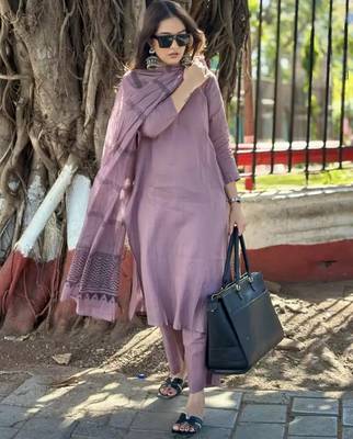 Purple color smart and stylish viscose fabric elegant kurta set 5