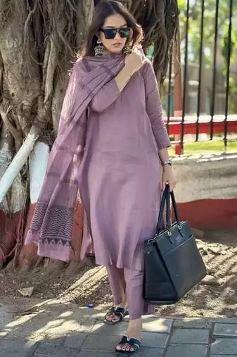 Purple color smart and stylish viscose fabric elegant kurta set