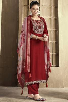 Maroon color smart and stylish chanderi fabric elegant kurta set 4