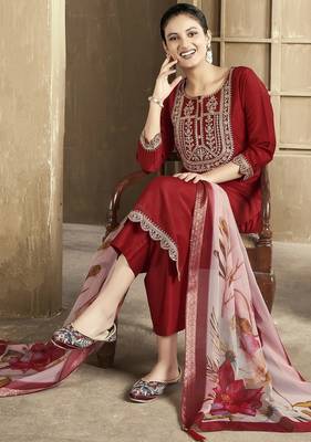 Maroon color smart and stylish chanderi fabric elegant kurta set 5