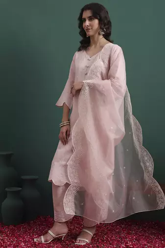 Pink color smart and stylish silk blend fabric elegant kurta set