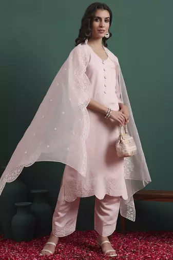 Pink color smart and stylish silk blend fabric elegant kurta set