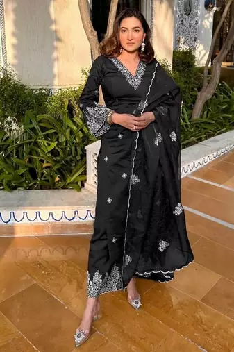 Black color smart and stylish viscose chanderi fabric elegant kurta set